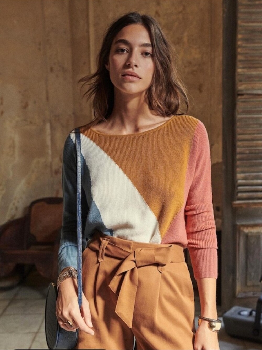 Sezane Diagonal Colorblock Crewneck Sweater in Rust, Pink & Cream